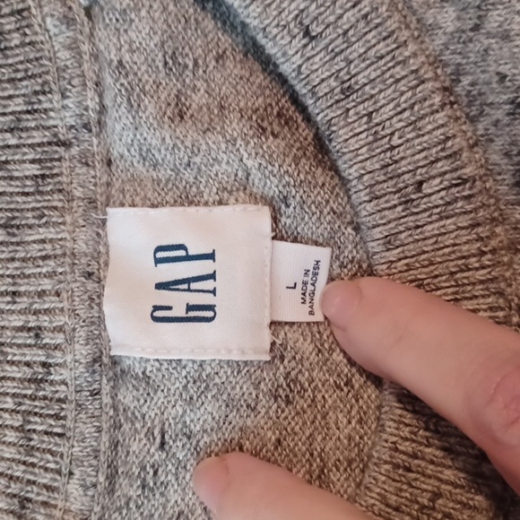 💙🌺Gray Patterned Men's Sweater - Picture 6 of 9